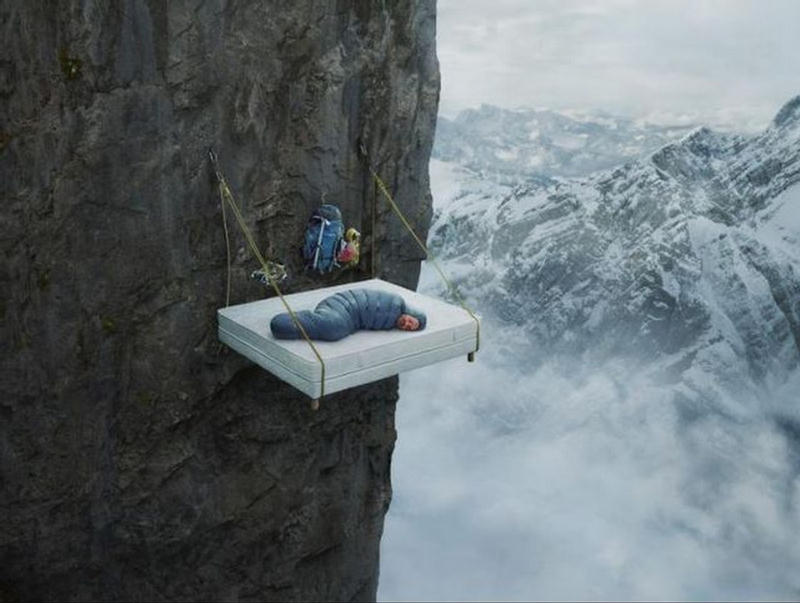  كيف يبيت متسلقو الجبال ليلتهم .. جنون حقيقي  How Climbers Spend Night on The Cliff  crazy stuff  228140%252Cxcitefun-how-climbers-spend-night-on-the-cliff-1