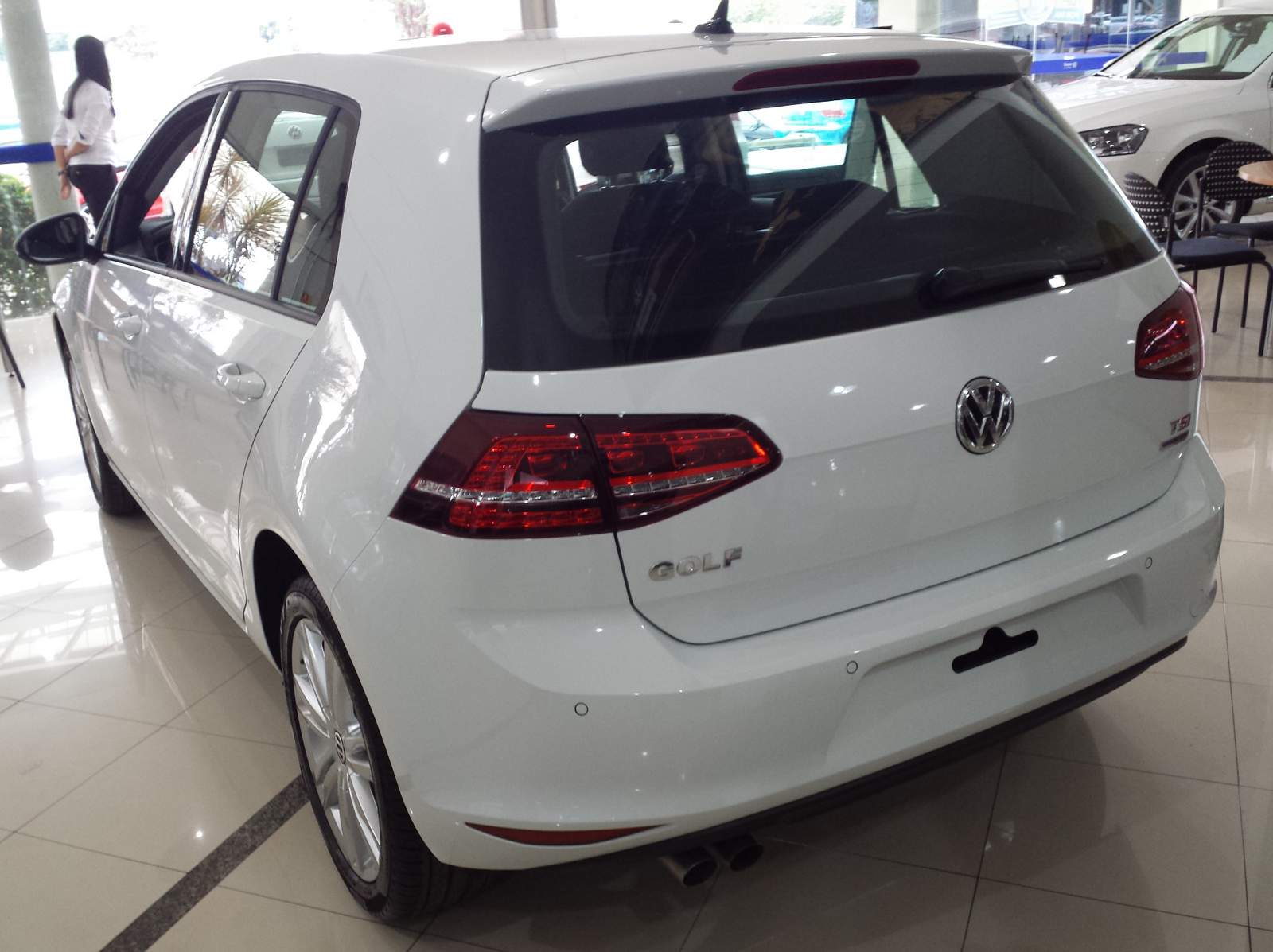 Volkswagen Golf VII - Página 23 VW%2BGolf%2BTSI%2BHighline%2B2015%2B-%2BBranco%2B(2)