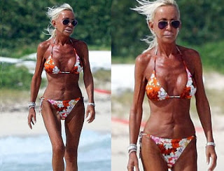 detodounpoco.achl - Página 9 Donatella-versace-anorexic-bikini