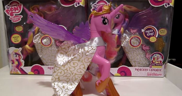 Hasbro saca al mercado la figura de la Princesa Cadence 1