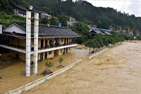 Chine: Des pluies torrentielles dans le sud font trois morts, 250 se sont maisons effondrées, 16.700 habitants ont été évacués Chine%2Binondations