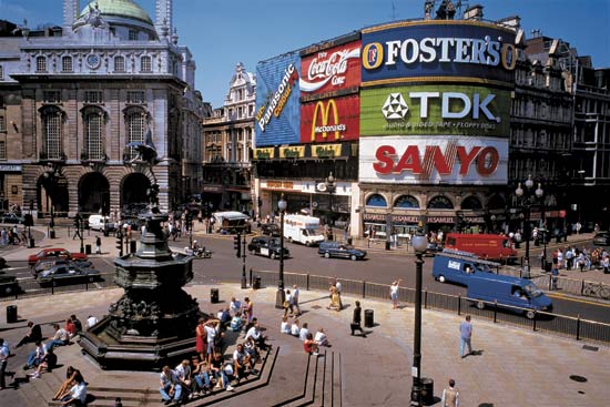 Piccadily Circus Piccadilly-circus1