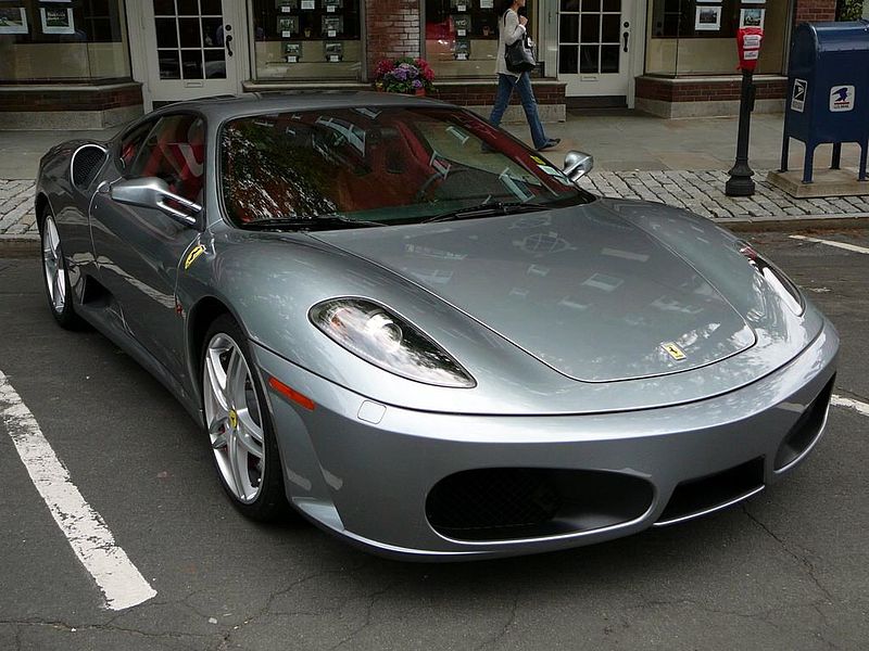 سيارات ليونيل ميسي ( مجموعة رائعة  Lionel-Messi-Ferrari-F430-Spider