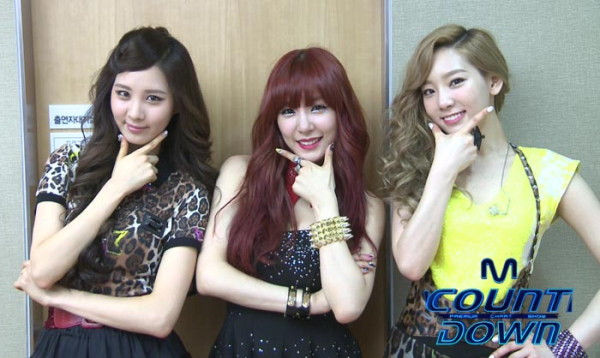 {120510} {FO} TTS @ Mnet  Countdown Backstage 120510mnet