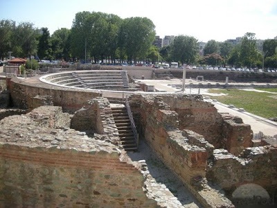 Período Apostólico e cidades célebres: Tessalônica Pequeno-teatro-na-agora-antiga-tessalonica-thessaloniki