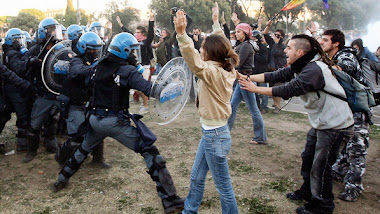 Mulheres do Muro reunir sem ser inundado , empurrou ou apreendidos pela polícia Protestos-indignados-mundo-06-20111016-size-598