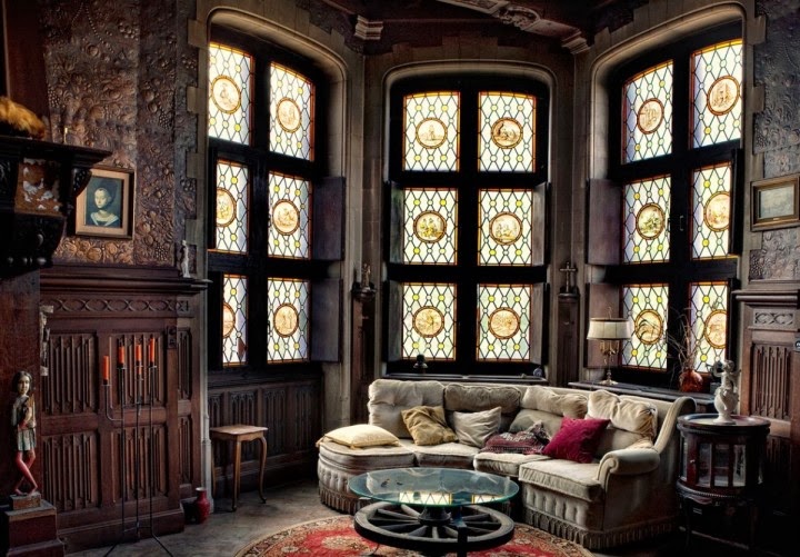 Living Room Amazing-victorian-gothic-living-room-interior-style-inspirations-720x501