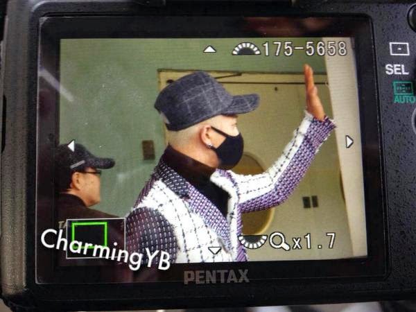 [09/01/15][Pho/Vid] TaeYang đến Hong Kong và tham gia cuộc họp báo Taeyang-airport-photos-hong-kong-january-2015_004