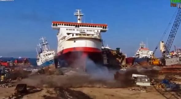Πλοίαρχος κάρφωσε το πλοίο σε ναυπηγείο της Τουρκίας!   Beaching-a-boat