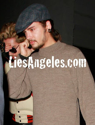 Novas Fotos dos Kaulitz em Los Angeles (09/02/2013) 563107_413078258779717_784076453_n