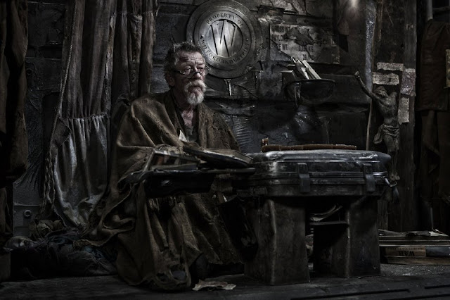 In the prison - Página 3 John-Hurt-in-Snowpiercer-2013-Movie-Image