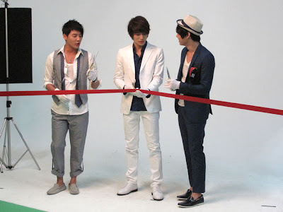 [Trans] 20100723 Bộ ba chụp ảnh cho Lotte Duty Free - Tường thuật lại buổi chụp Lotte11