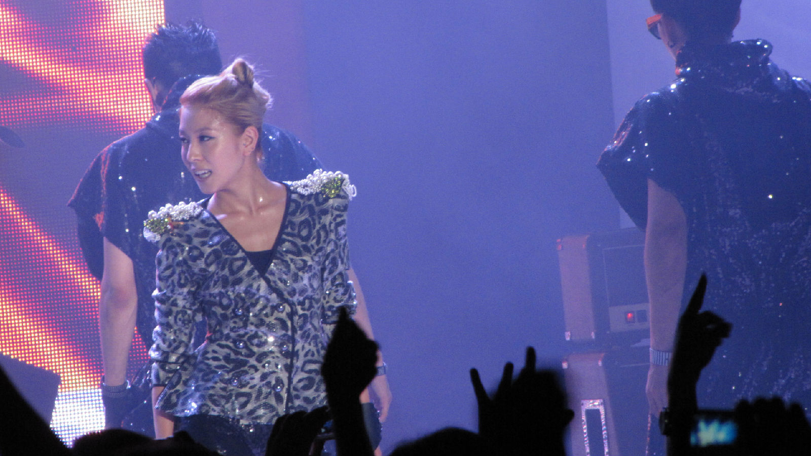 [Pics] BoA en el festival "2010 LUCAUS"  Cf381f301c10f1dfa9018e18