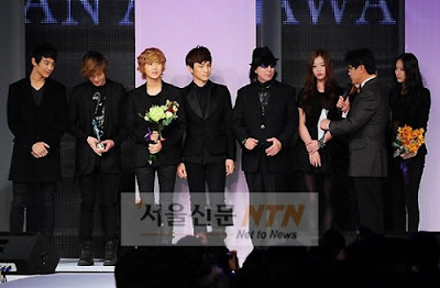 [101214][news pics] SHINee F(x) và 1 số nghệ sỹ tham gia lễ trao giải ‘Korea Best Dresser Swan Awards’ Tumblr_ldfdq0kbLj1qcl8qx