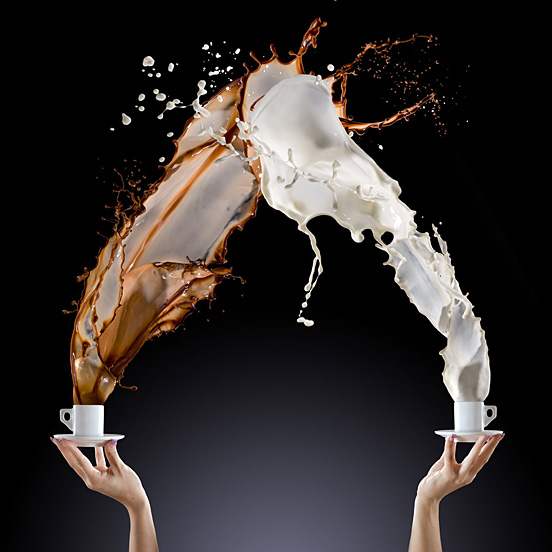 ما الفرق بين الشخص العادي و بين الفنان التشكيلي،  Coffee-splash-cup-l