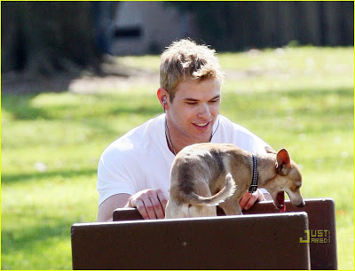 Emmet de Quem quer casar com Stefan? Kellan-lutz-dog-park-04