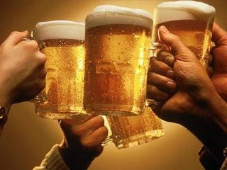 FESTEJEMOS A LAS CHICAS CON NUEVOS RANGOS!!! Brindis_cerveza