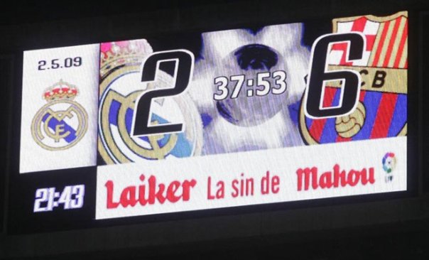 Los madridistas celebran la eliminación del Barça en La Cibeles Real_Madrid-_Barcelona