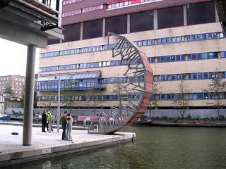 Jambatan Gulung Rolling_bridge_03