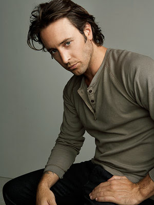 Hellow!!!! Alex%2BO%27Loughlin%2BTV%2BGuide%2BPhoto%2BShoot%2BPhotograph