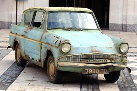 Sur ma route j'ai vu ...... Prise 3 - Page 16 Harry-potter-ford-anglia-2