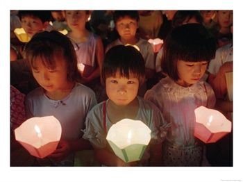GRAN MEDITACIÓN ARMÓNICA MUNDIAL PERMANENTE PARA MANDAR LUZ AL PLANETA - Página 9 Children-Choirs-Join-a-Candle-Light-Procession-for-the-Worlds-Peace-Photographic-Print-C12561863