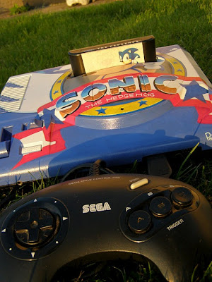 Confira Mega Drive com pintura do Sonic Mega-drive-design_6