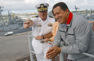 CIERRE VENEZUELA SR. PRESIDENTE!!! 800px-Hugo_Ch%C3%A1vez_on_USS_Yorktown