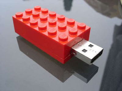 Amazing and Coolest USB Flash Drives Creative_usb_flashdrives_09