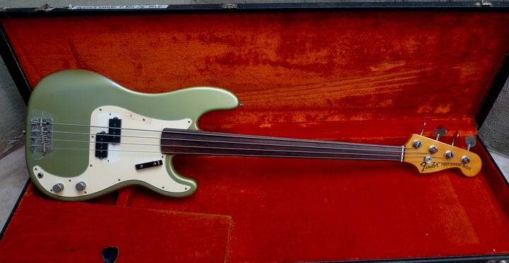 Fender "relic" ou "vintage" Basses L1110943