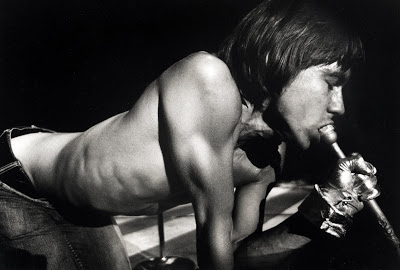 Pictures. Iggy_pop_mike_v2
