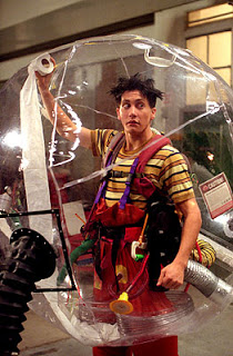 Cosas que te joden (manías de cada uno, para qué engañarnos) - Página 3 Jake_gyllenhaal_bubble_boy_002