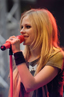 ||   Avril Lavigne || Avril_lavigne-hairstyles5