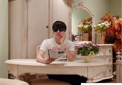 [RANDOM]SS501 Kim Hyung Joon bought new furniture HJB_mirage003