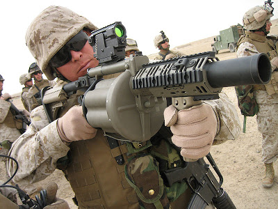 قاذفات القنابل " الرمانات " 800px-M-32_Grenade_Launcher