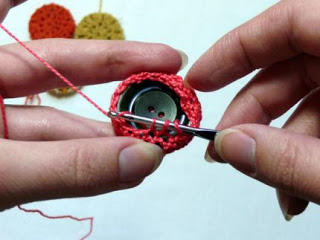 قاعدة للسفرة من الكروشيه والازرار   Lpjanw4p2crochet3_lg