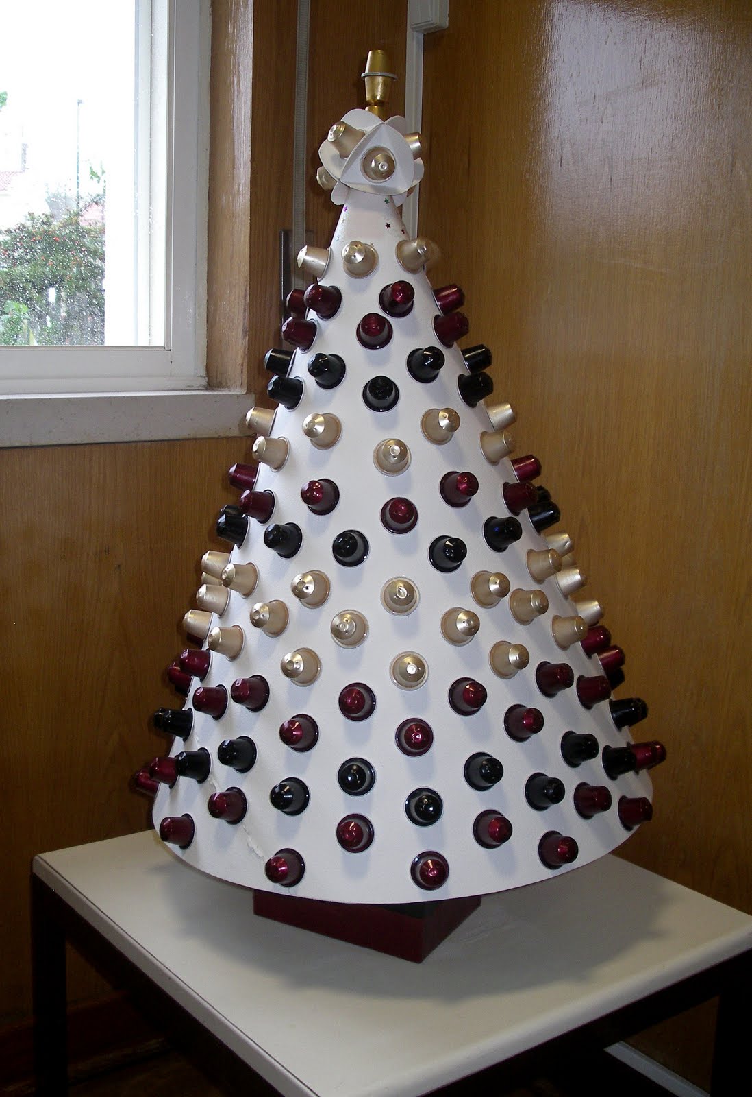 árvore decorada com cápsulas de café F