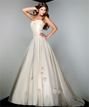 فستاني أحلى من فستانك !! White_bridal_gown