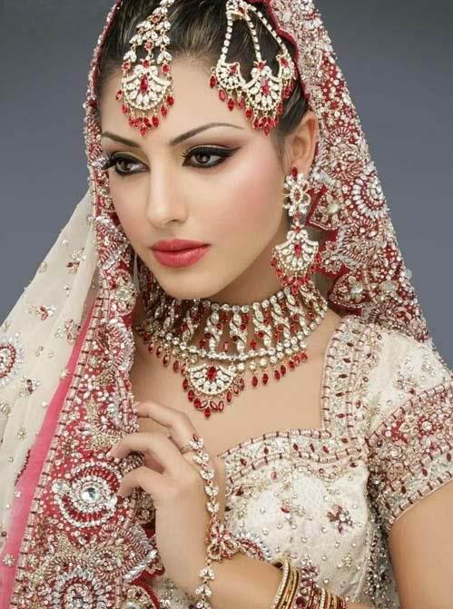 مكيـآج هـندي ...~ Indian%20bridal%20makeup%20(3)