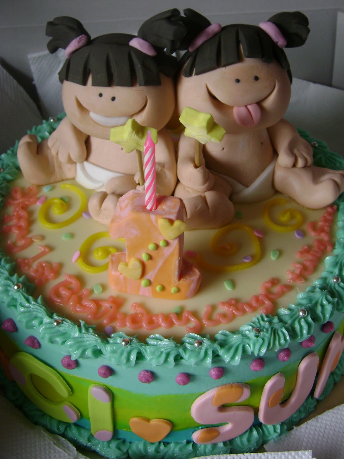 كيك التوائم ED%20Cute%20Twin%20Baby%20Girls%203D%20cake