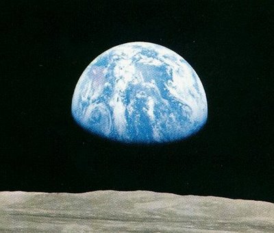صور الأحداث التاريخية التي تغير العالم Earthrise