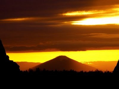 صور غروب روعه 1202035787_1201985129_sunset-over-black-butte