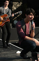 Jonas Brothers Feliz Navidad Foro Sol de Mexico! Blogdelatele_blogspot_com-15