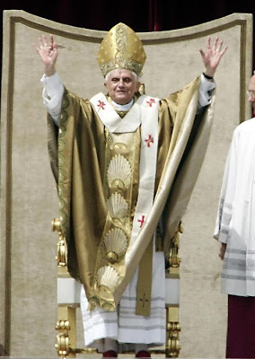 UN PO DI UMORE ATEO bill maher e la religione Papa-ratzinger_benedettoXVI_lap01