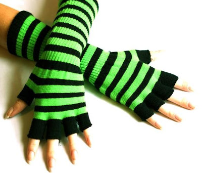 كفوف روووووووووووعه  Green%20Striped%20Gloves