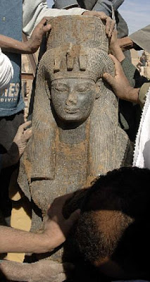 Estatuas III Egyptian-Mummy-Queen-02