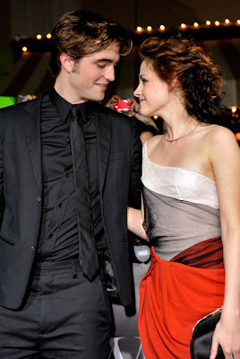 Las revistas dicen que Rob y Kristen estan juntos Premiere%2BSummit%2BEntertainment%2BTwilight%2BArrivals%2B-vbB4IlcYyql