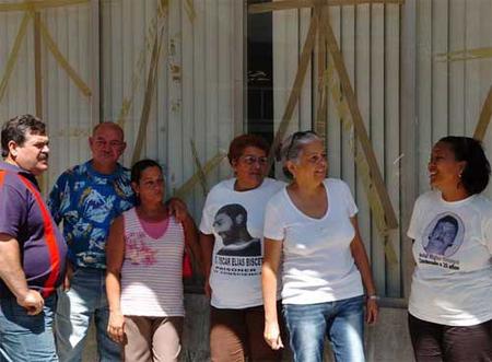 El pueblo de Cuba, poco a poco, pierde el miedo....(Fotos) ProtestaFrenteMinisteriodeJusticia