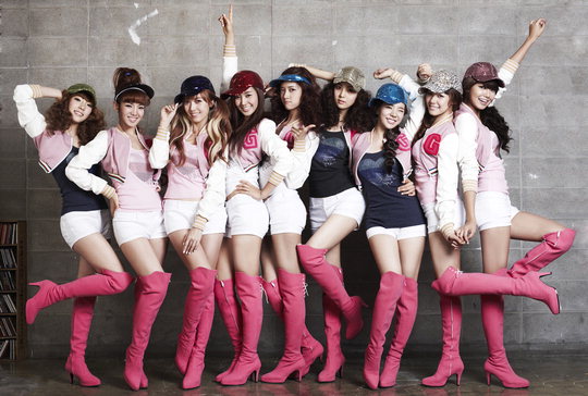 Girls'Generation, #1 en el ranking de las estrellas poderosas de Corea 2011! Snsd-first-solo-concert-2