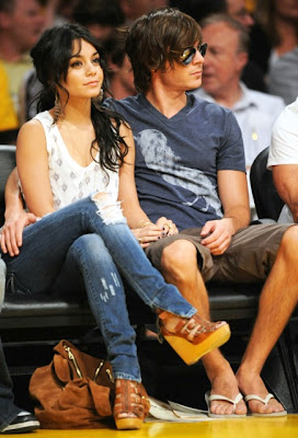 [Candids][Zanessa] Zanessa-2